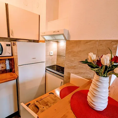 Lejlighed Demass - Cozy, Free Parking And Wifi *