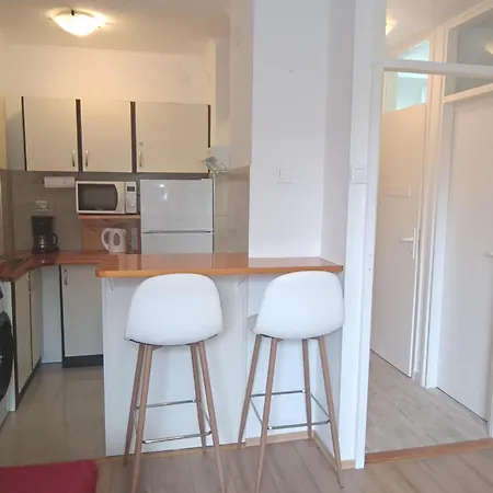 Lejlighed Demass - Cozy, Free Parking And Wifi